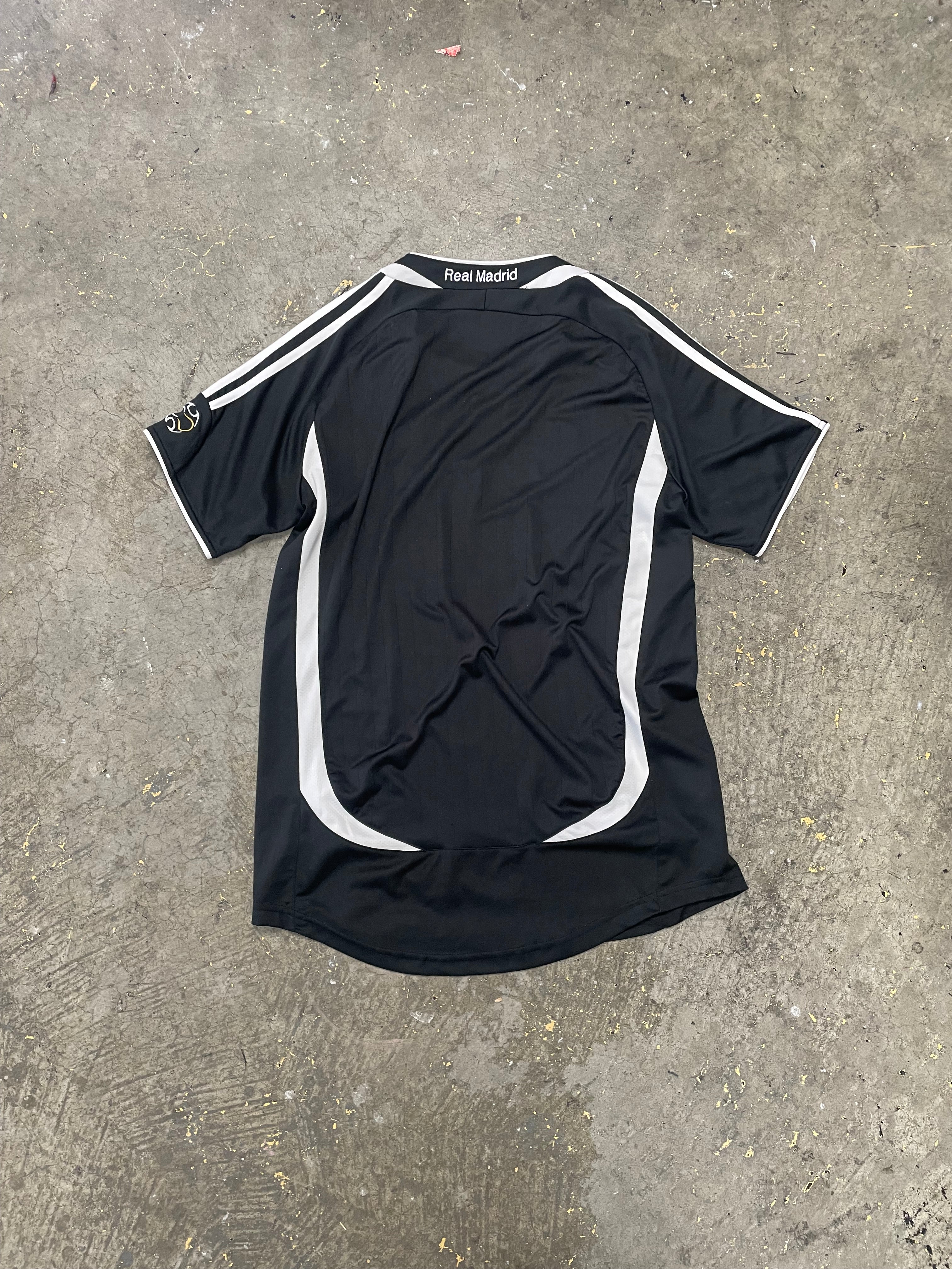 03/04 Real Madrid Kit